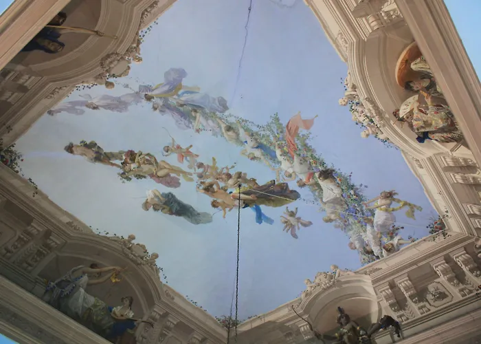 The House Guest house